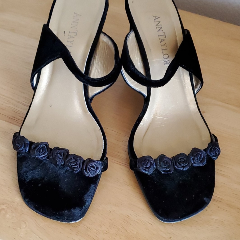 Ann Taylor Black Rose Velvet Heels - Picture 2 of 14